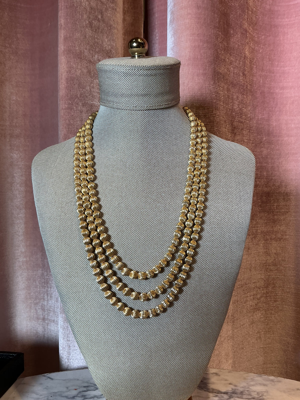Vintage 1960’s 3 stands gold beaded spheres necklace