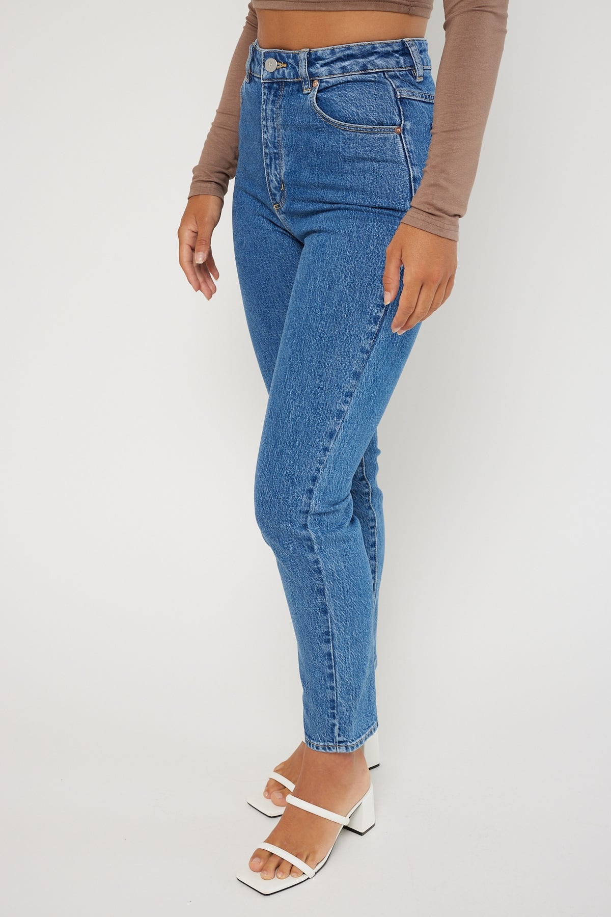 94 High Slim Chantell OG Organic Cotton Mom Jeans