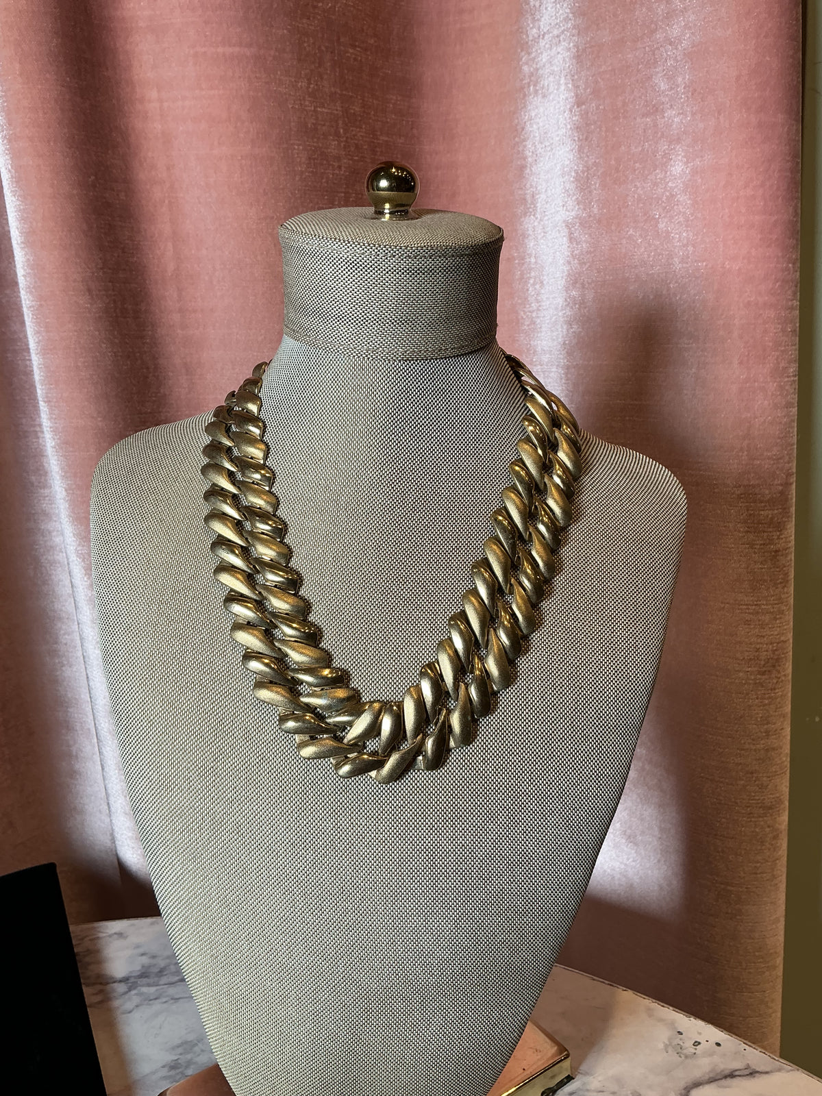Vintage 1980s thick chain link collar necklace