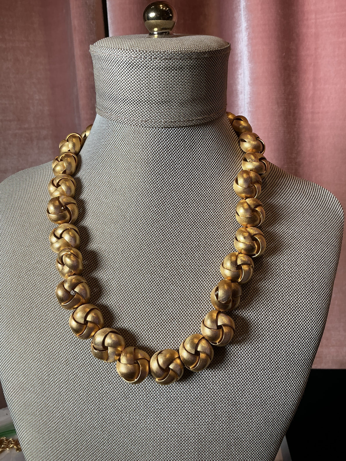 Vintage 1980’s Anne Klein chunky knot chain necklace