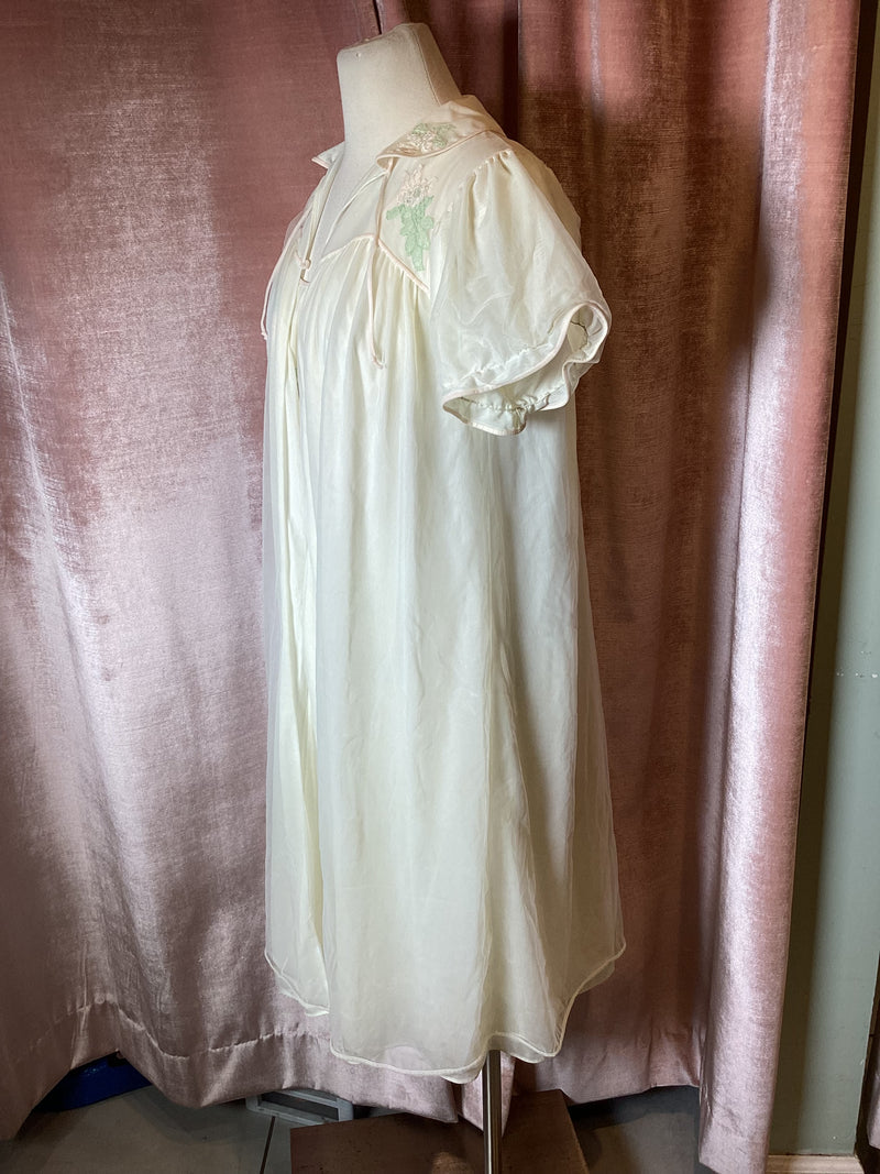 Vintage 1960’s nylon chiffon floral pink nightie 2 pc robe slip dress set M