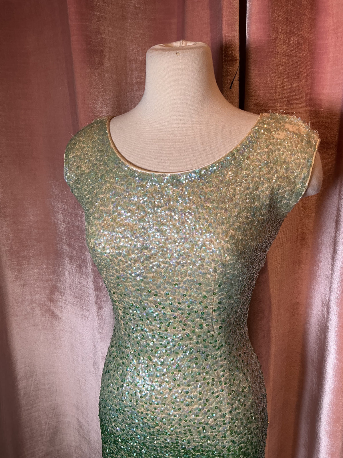 Vintage 70s Banff Sequin Shimmering Green Ombre Cocktail Glamour Party Wear dress S/M