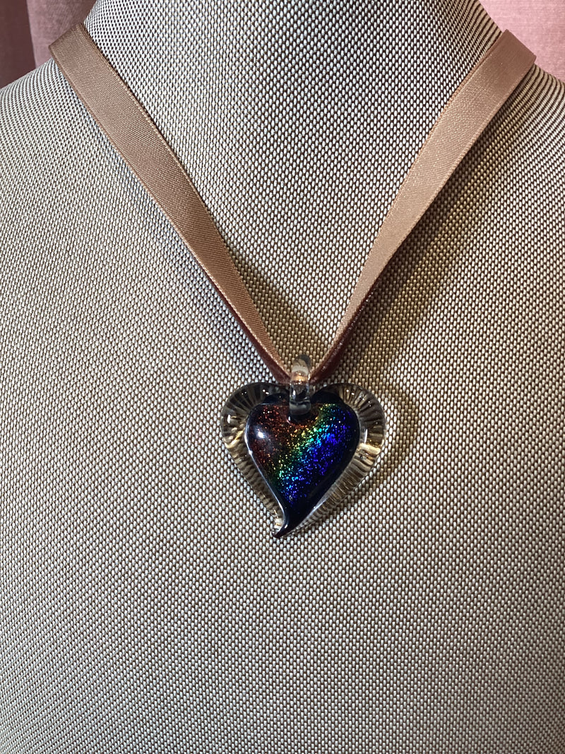 Vintage Y2K velvet choker necklace with glass iridescent heart pendant