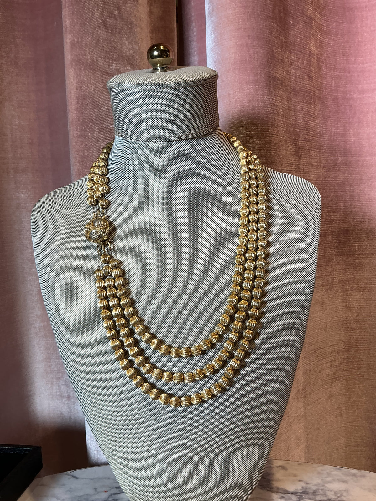 Vintage 1960’s 3 stands gold beaded spheres necklace