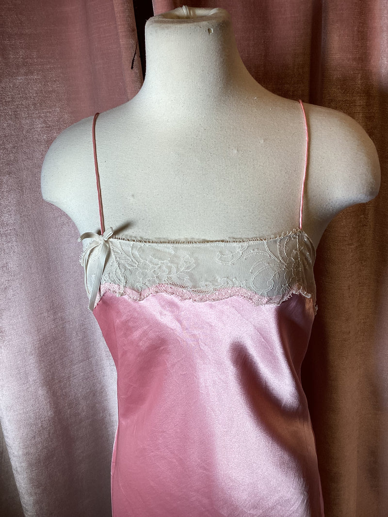 Vintage Y2K Victoria’s Secret silk t satin lace trim mini slip dress M