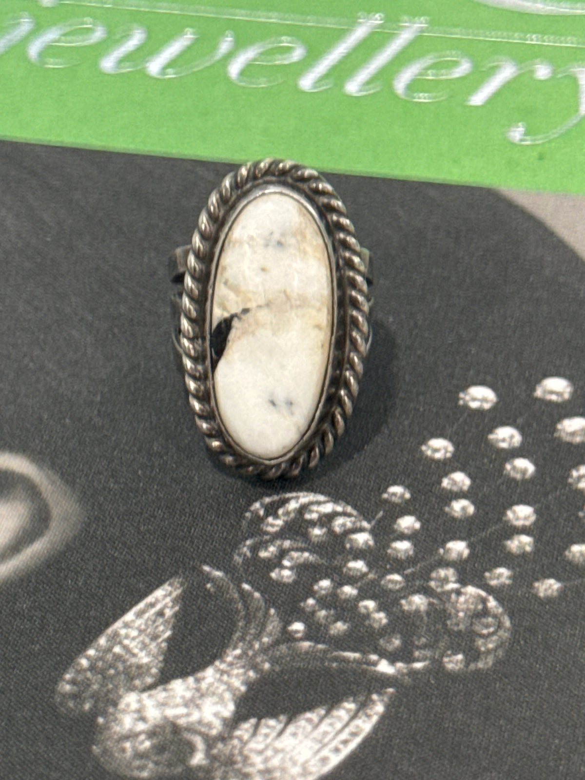 Vintage 925 1980s White Buffalo Turqouise Sterling Silver ring Sz 7