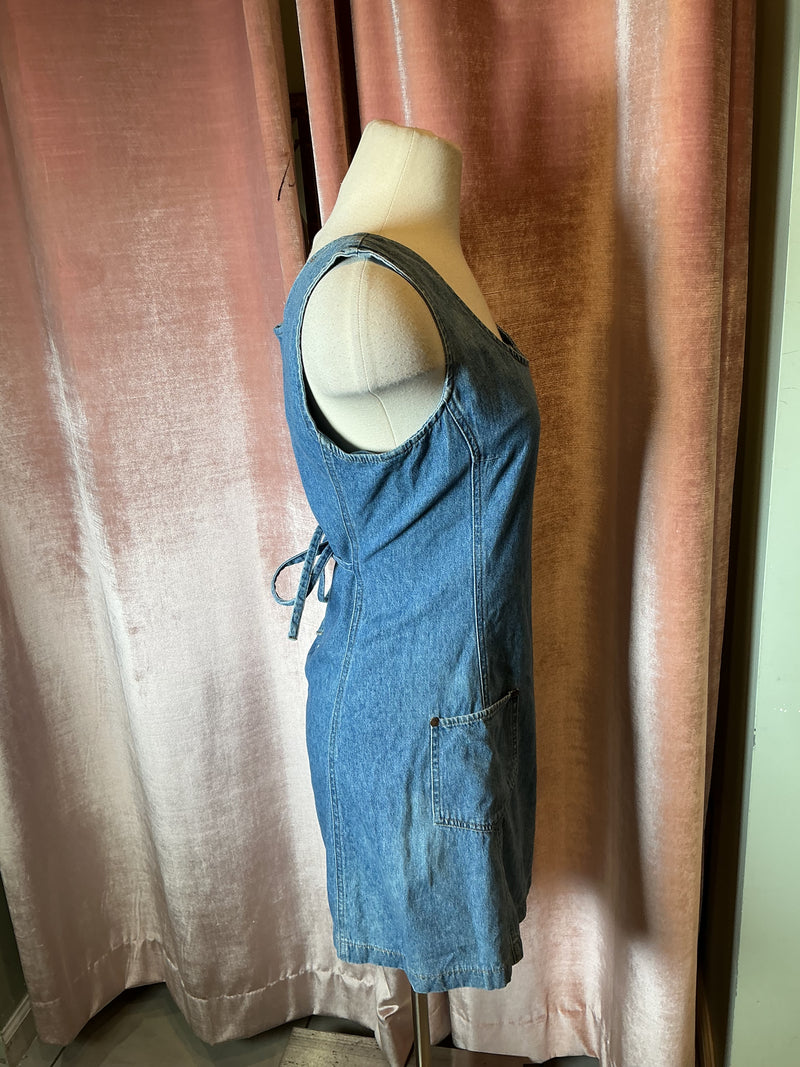 Vintage 1990’s Jordache denim mini shift dress with pockets M