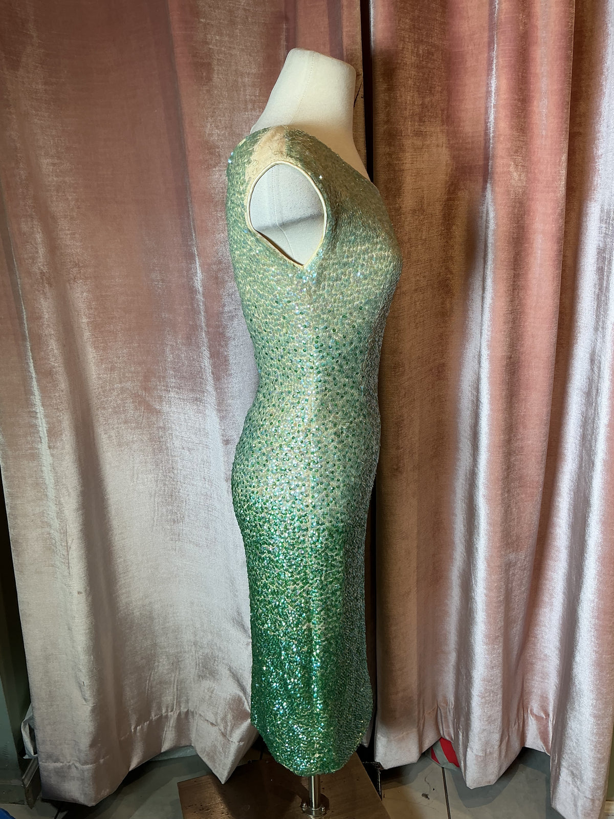 Vintage 70s Banff Sequin Shimmering Green Ombre Cocktail Glamour Party Wear dress S/M