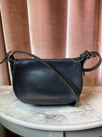 Vintage 90’s Coach Classic Leather Crossbody flap Messenger Bag