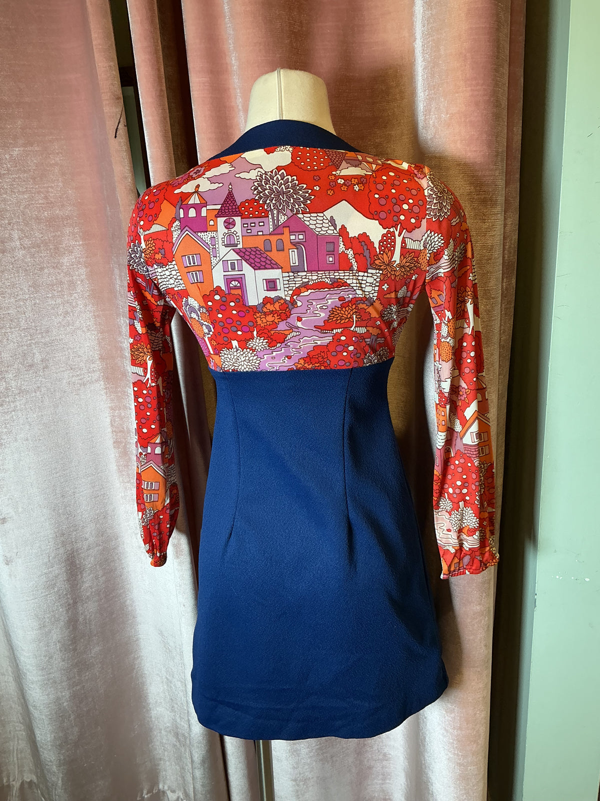 Vintage 70’s novelty print button down mini dress XS