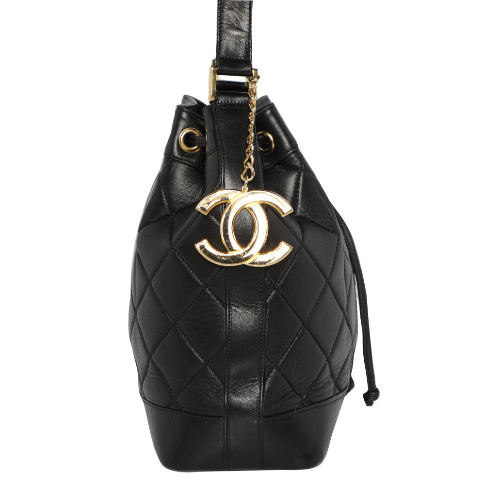 Vintage 1980s Chanel Leather Lambskin Quilted Bucket Bag - Black/Gold