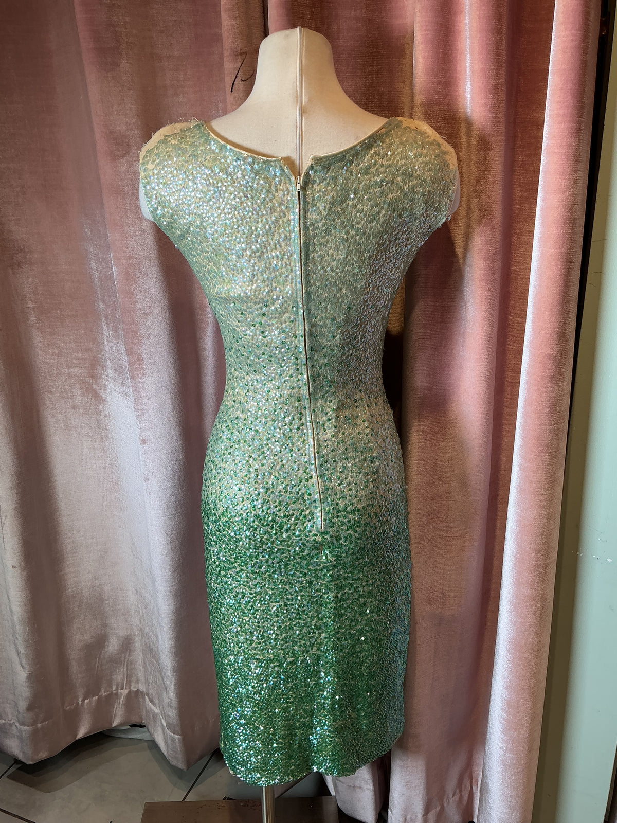 Vintage 70s Banff Sequin Shimmering Green Ombre Cocktail Glamour Party Wear dress S/M