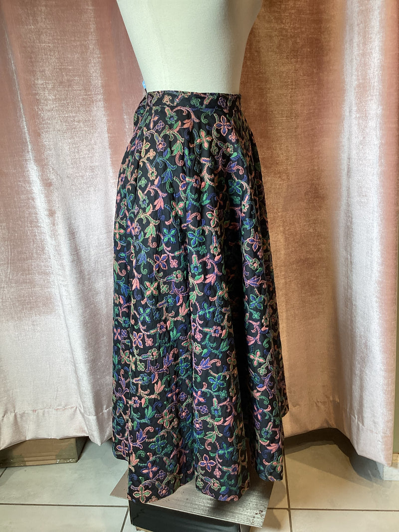 Vintage 50’s Floral Embroidered Black A-Line Colorful Flower Cottagecore Aesthetic swing skirt S