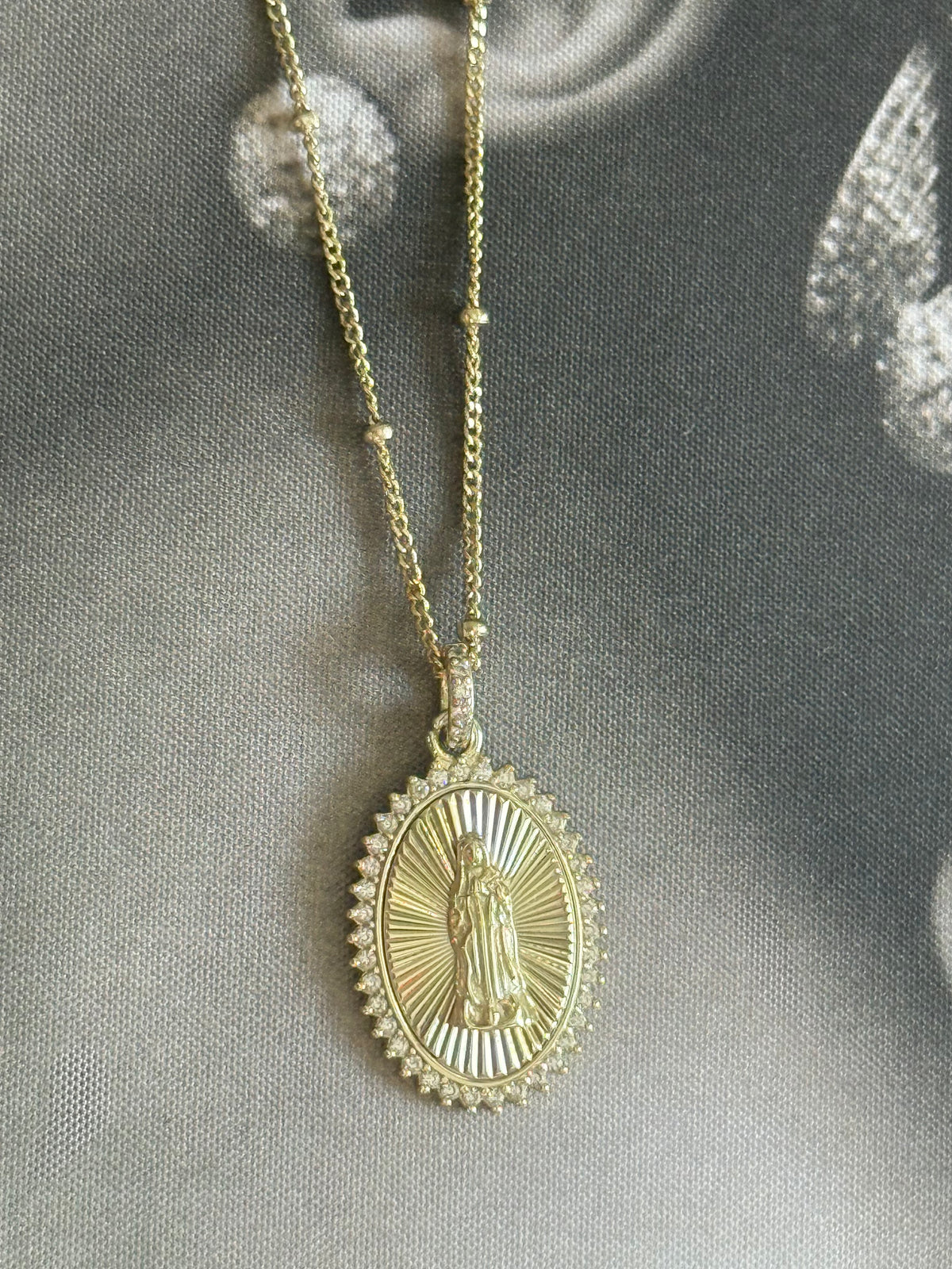 925 Sterling Virgen Maria Faceted Oval Pendant Chain Necklace