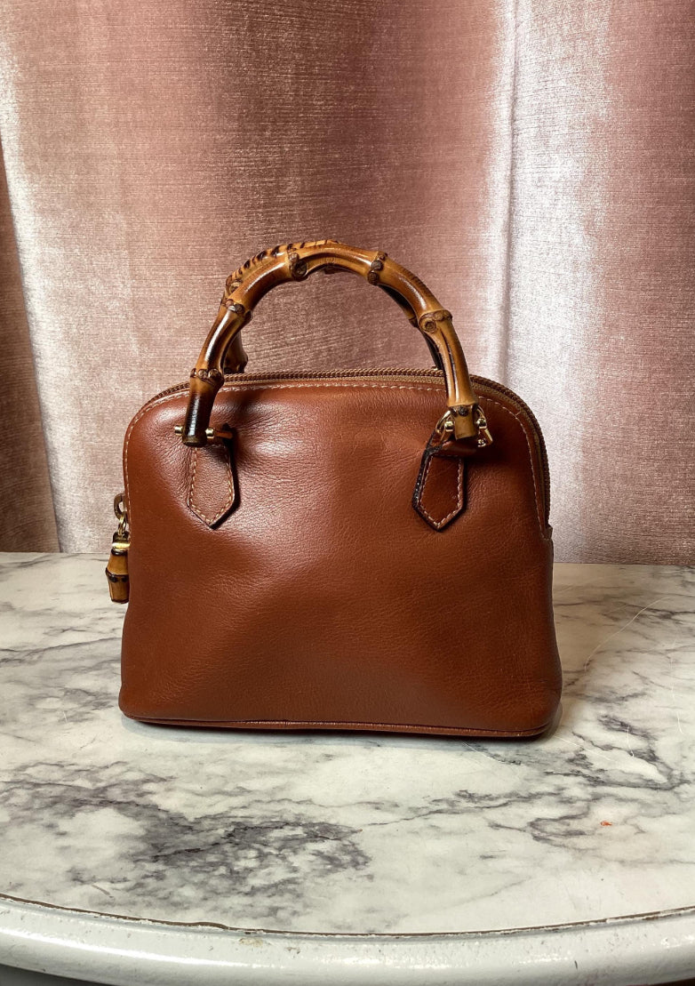 Vtg 90s Gucci Medium Leather Bamboo Handbag w/ strap