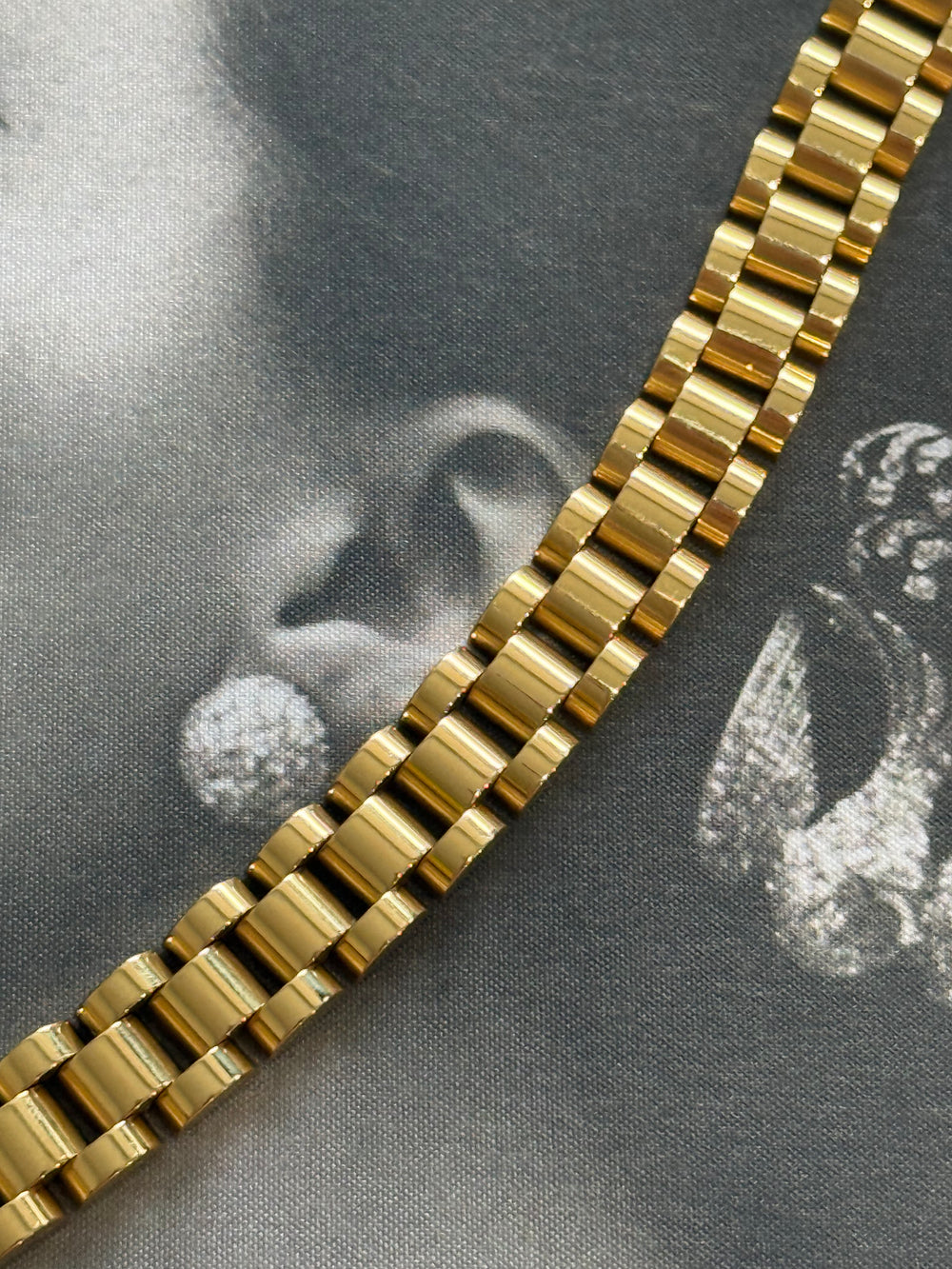 Gold Plated Stainless Steel Watch Chain Bracelet – Mint Market display picture 1