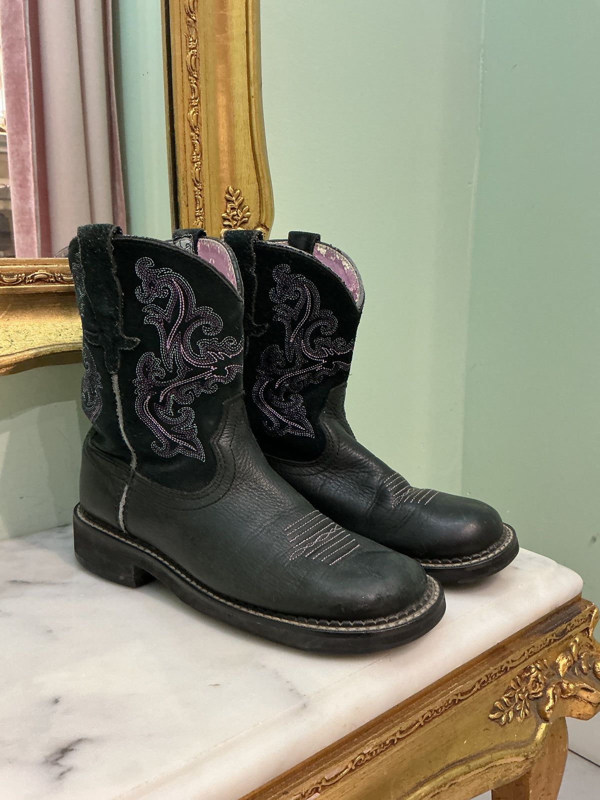 Vtg 1990s Ariat Flat Leather Lilac Black Suede Ankle Cowboy Boots 6