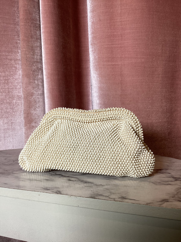 Vintage 1950s white beaded, crochet mash frame bag