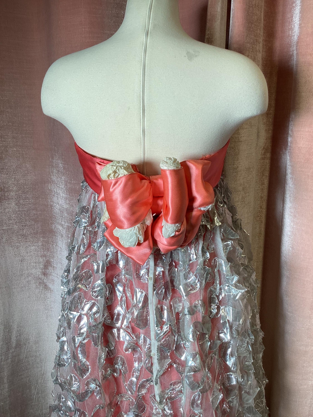 Vintage 1960s Sarmi Metallic strapless lame Tinsel pink bow tent baby doll maxi formal gown party dresses small