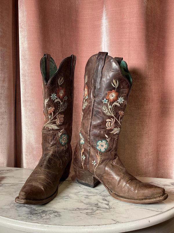Vintage 90's Y2K Rio Grande Embroidered Distressed Floral Rhinestone Rustic Brown leather western Cowgirl Boots - 8.5
