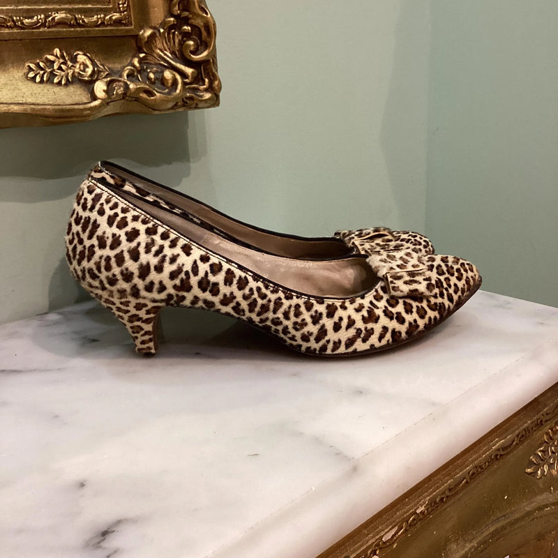 Vintage 1950s Pony Hair Leopard Low Heel Leather Bow Pumps Size 9/9.5