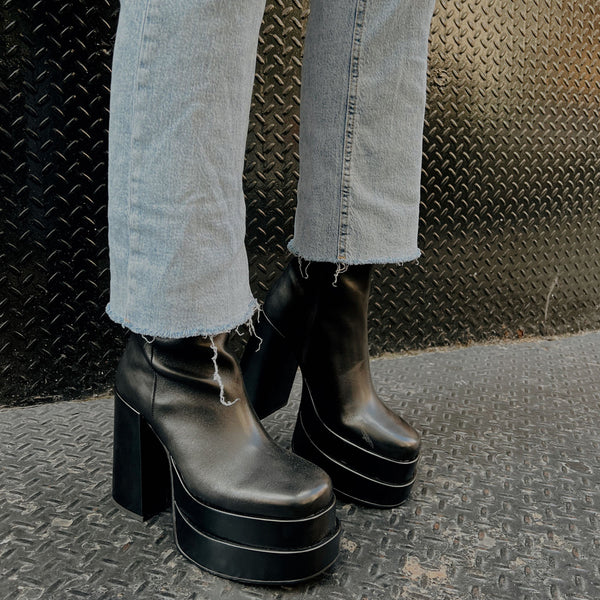 Steve Madden - Cobra - Chunky Heel Platform Monster Boots - Black Leather