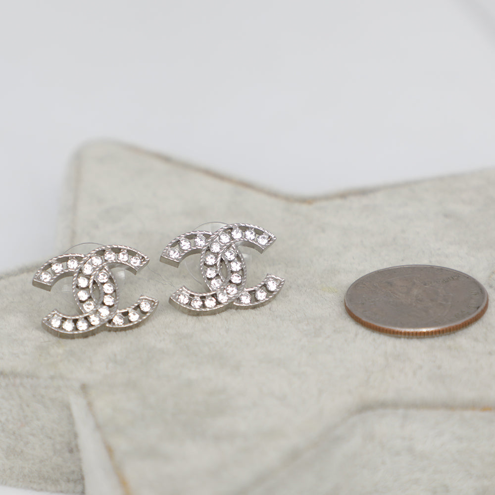 Chanel Silver CC Circle Stud Earrings | Circle earrings studs, Chanel stud  earrings, Silver earrings studs