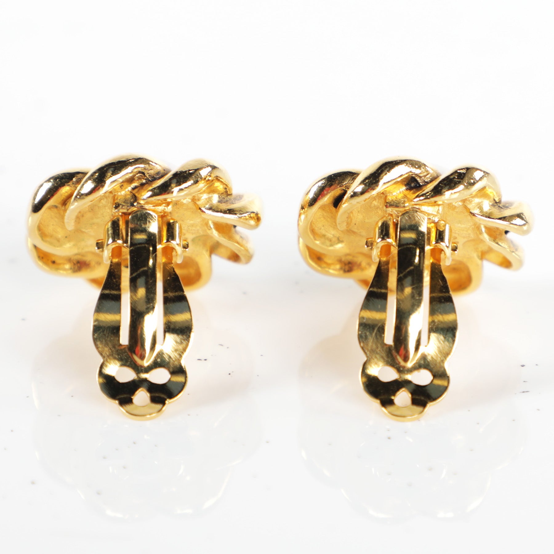 Chanel Vintage Gold Plated Cc Rope Triangle Clip On Earrings - 2 Pieces