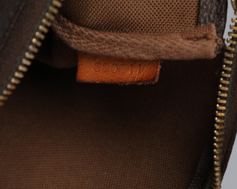 Vintage 2000s Louis Vuitton Pochette Monogram Leather Shoulder Bag